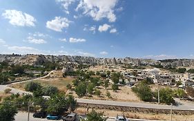 Hera Cave Suites